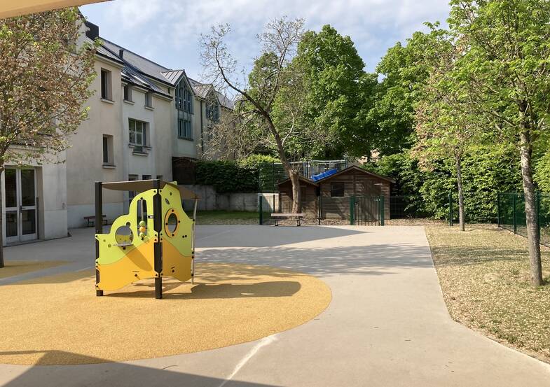 csm_Amenagement-cour-creche-Veslot-Ville-de-Versailles-Marc-O-Carion_e383ed717b